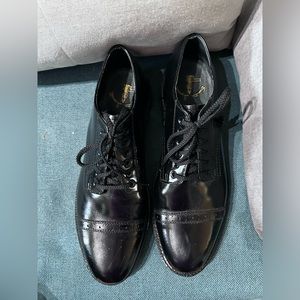 Executive imperial men’s black leather cap toe Oxford dress shoes, grt condition